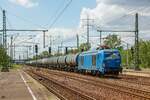 248 022 LEG DualVectron mit Kesselzug in Berlin Schönefeld Flughafen, August 2023.