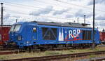 Rheinische Bahnpersonal- and Verkehrsgesellschaft mbH, Siegburg [D] mit der Vectron Dual Lok  248 051  die zum Nachmittag an einem Stumpfgleis Cottbus Hbf.