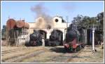 442.56, 440.008 und 202.002 vor dem Lokdepot in Asmara. (31.01.2012)