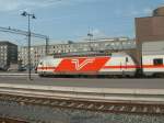 Sr2-Lok mit IC Oulu - Helsinki am 06.09.2002 in Tampere. Die Sr2 ist baugleich mit der schweizer BR 460 (Lok 2000), nur fr Breitspur, Finnland hat die russische Spurweite, es gibt mindestens 34 Stck in Finnland, das war die hchste Nummer die ich gesehen habe.