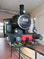 Dampflok der VR-Baureihe Vr1, No.669 im Finnischen Eisenbahnmuseum in Hyvinkää, 14.4.13 

Gebaut 1923 von der Hannoversche Maschinenbau AG als No. 10264, in einer Serie von 43 Stück ab 1913, in Betrieb bis 1975. Es sind erstaunliche 18 Exemplare erhalten geblieben.

Gewicht 44,8 t 
Länge   9,145 m 
Geschw. 25 km/h 