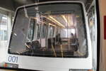 Der Wagen 001 der SkyLine-Hochbahn am 03.04.2024 am Flughafen Frankfurt (M).