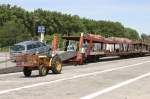 Verladung von PKWs auf Autotransportwagen eines DB Autozug in Narbonne.