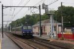 SNCF Elektrotriebwagen 17360 hält auf dem Weg nach Orleans am 15.06.2015 um 12.30 Uhr im Bahnhof Lamotte Beuvron.
