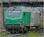 Das Fretchen BB 75128  dieselt  solo am 19.06.10 durch den Bahnhof von Mulhouse. (Jeanny)