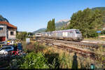 Am Morgen des 06.08.2022 sind SNCF BB 75320 und BB 75323 unterwegs mit dem Intercités de nuit 5789 von Paris Austerlitz nach Briançon und konnten hier bei Montdauphin Guillestre, Frankreich