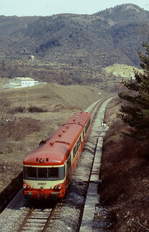 Im März 1987 ist X4341 auf der Tendabahn zwischen Breil sur Roya und Sospel unterwegs