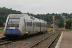 72560/72559 mit TER 865780/865781 Sarlat-Le Buisson-Bordeaux St Jean auf Bahnhof Le Buisson am 3-7-2014.
