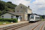 72522/72521 mit TER 865780 Sarlat-Bordeaux St Jean auf Bahnhof Sarlat am 23-6-2014.