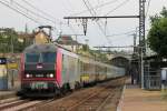 26028 mit IC 3690 Toulouse Matabiau-Paris Austerlitz auf Bahnhof Gourdon am 22-6-2014.