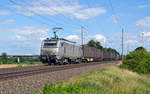 37054 führte am 27.06.18 einen BlackBoxx-Containerzug durch Niederndodeleben Richtung Braunschweig.