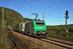 Akiem 437002, vermietet an Fret SNCF, mit gemischtem Gterzug in Richtung Trier (Winningen/Mosel, 01.10.2011).