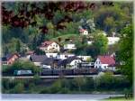 Von einer Terrasse an der Esplanade de la Moselle in Wasserbillig (Luxemburg) konnte ich am 17.04.2011 das unbekannt gebliebene Fretchen fotografieren, als es seinen Gterzug durch die Ortschaft Oberbillig in Deutschland zog. (Jeanny)