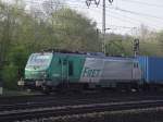 Fret SNCF 437036 mit der blauen Wand gen Norden (Fulda, 19.04.11)