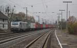 37025 mit einem Containerzug am 16.11.2011 in Kreiensen