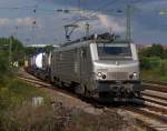 Sieht sie nicht gut aus....

die Prima von Akiem in silber-metallic.

37033 bringt ihren Gterzug vom Saarbrcker Rangierbahnhof nach Frankreich.

KBS 682 (Forbacher Bahn) beim ehemaligen Stellwerk Abzweig Saardamm.
18.09.2012

Danke an den Lokfhrer fr´s freundliche Winken!