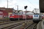 232 359 und Akiem 37030 am 24.6.13 in Wrzburg Hbf.