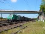 437 010 von FRET kam am 15.5.15 mit einem Güterzug in Richtung Düsseldorf gefahren.
Hier fahren ca.3 Fretchen pro Tag druch.

Duisburg 15.05.2015