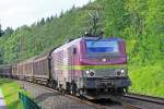 SNCF / AKIEM  BB 37027 (Alstrom Prima EL 3U/4) am 21.07.15  16:44 nördlich von Kreiensen am BÜ 63,8 in Richtung Göttingen