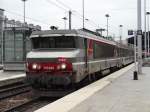 Paris - Gare du Nord am 09.10.2006: Ellok SNCF 115050 vor der Bahnsteighalle.