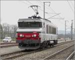 E-Lok 15023 fhrt solo durch den Bahnhof von Bettemburg in Richtung Luxemburg. 01.03.09 (Jeanny)