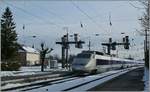 Der TGV Lyria 112 von Lausanne nach Paris Gare de Lyon erreicht Frasne.