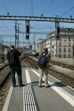 Jeder Bahnbilder.de-Fotograf hat so seine eigne Neigung, doch ein TGV steht stets im Mittelpunkt des Interesses.
Genve, den 30. Juni 2009