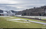 Noch immer sind die TGV-Züge nicht mit einem Schweiz-kompatiblen ETCS ausgerüstet und fahren schleichen zwischen Bern und Olten gemütlich über die Stammstrecke durchs Önztal. Am 9. Februar 2019 ist Einheit 4407  Stan Wawrinka  bei Hermiswil unterwegs als TGV 9216 von Bern nach Paris.