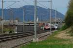 Schweiz - Zwischen Aarau und Olten. Die Teleaufnahme zeigt den heranbrausenden TGV aus Zrich mit einem ICN aus Olten. Jetzt heisst es, sich zu konzentrieren fr das nchste Foto. Sonntag, den 20.April 2008.