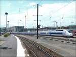 Doppeleinheit bestehend aus TGV POS und TGV Atlantique/Rseau bei der Einfahrt in den Bahnhof von Metz aus Richtung Paris Est am 22.06.08.