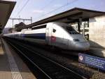 TGV POS als Ersatz IR 1969 im Bahnhof Brugg. Wegen Bauarbeiten in Frankreich, verkehren div. TGV noch einige Monate ab Basel als IR via Btzberg nach Zrich, 10.03.2011. (Handyfoto)