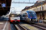 TRN/SNCF: Begegnung zwischen dem TRN BDe 4/4 3 und dem SNCF TER 7355 am 22. Dezember 2015 in Le Locle.
Foto: Walter Ruetsch