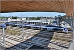 Bahnhof Morlaix mit Triebzug 27806 und  Walfisch  73583.