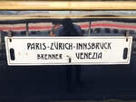Zugziellaufschild des VSOE - Venice Simplon Orient Express (DRV 1377) von Paris Gare de l'Est station nach Venezia Santa Lucia. Aufgenommen in Innsbruck Hbf am 13.08.2021