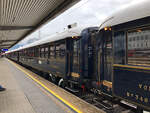 Noch eine Nahaufnahme der luxuriösen Wagen des Venice Simplon Orient Express (VSOE / DRV 1368).