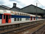 VB2N-Doppelstockwagen der SNCF  Ile de France  am 11.05.2003 in Paris-St-Lazare.