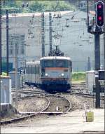 SNCF E-Lok 516762 kommt am 22.06.08 mit einer RRR (rame rversible rgionale) aus Saverne und fhrt in den Bahnhof von Metz ein. (Jeanny)