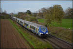 Die Maschinen der Baureihe BB 26000 Sybic befördern größtenteils die TER-Züge zwischen Basel (SNCF) und Straßburg im Elsass. Hier schiebt am Karfreitag, 29.03.2024, eine Sybic 26000 einen TER Steuerwagen gen Basel (SNCF). 
In der Karwoche trug die Wetterlage große Mengen Saharastaub in der Atmosphäre nach Mitteleuropa, s. d. die Lichtverhältnisse trotz strahlendem Sonnenschein getrübt waren. 