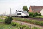 TGV 2365 mit 510 kurz vor dem Bü an der alten Mühle in Schwindratzheim (16.06.2015)