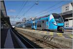 Vermehrt bestimmen auch in Frankreich Triebwagenzüge das Betriebs Geschehen, aber immerhin weicht die SNCF Einheitsfarbgebung im TER Verkehr einer von Region zu Region unterschiedlichen Farbgebung. 
Im Bild der SNCF 55667, der in Lyon Part Dieu auf die Abfahrt wartet. 

13. März 2024