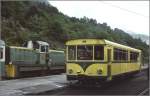 Ein Autorail  Ville de Digne  kreuzt die BB 402 in Annot, (Archiv 06/77)