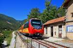 AMP 805/806 mit Zug 4 nach Nice bei Les Scaffarels, 26.08.2012.