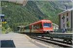 Der SNCF Z 850 N° 54 (94 87 0001 858-3 F-SNCF) erreicht als TER 18920 Argentière.