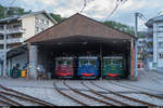 Die drei Triebwagen Jeanne, Marie und Anne des Tramway du Mont-Blanc am Abend des 25. August 2020 im Depot in Le Fayet.