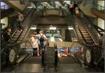 Alltag in der Metro - 

Treppenhaus der Metrostation  Madeleine  der Linie 14 in Paris. Im Hintergrund Durchblick in die ältere Station der Linie 12. 

21.07.2012 (M)