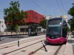 Tram Divia-1032. Verkehrt von hier als Ligne 2 nach Dijon-Valmy.
Seit Ende 2012 gibt es in Dijon wieder ein Straßenbahnnetz, das aus zwei Linien besteht.
2015-06-08 Chenôve-Centre