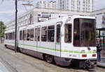 Nantes SEMITAN Ligne de tramway / SL 1 (Alsthom TFS / Tw M1 304) Hst. Bellevue (Terminus / Endst.) im Juli 1992. - Scan eines Farbnegativs, Film: Kodak Gold 200-3. Kamera: Minolta XG-1.