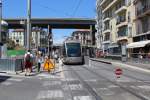 Nice / Nizza Lignes d'Azur SL T1 (Alstom Citadis-302 02) Avenue Jean Médecin (Hst. Gare Thiers) am 25. Juli 2015.