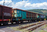 Vierachsiger E 78 offener Güterwagen in Sonderbauart, 33 87 6734 60412-4 F-ERSA, der Gattung Fas E78 6, der französischen Vermietungsfirma ERMEWA SA, am 22 Juli 2024 im Zugverband bei einer Zugdurchfahrt in Niederschelden, hier beim Bü 343 – km 112,183 der Siegstrecke KBS 460.

Die Gattung Fas ist eine Weiterentwicklung der Gattung Eaos (Offene Güterwagen in Regelbauart) mit verstärktem Wagenkasten und Bodenblech. Die Wagen besitzen einen Fußboden aus 12 mm dicken Stahlblech und haben einen durchgehenden Obergurt, zudem sind Bindemöglichkeiten für Wagendecken vorhanden. Dioe Wagen sind speziell für den Transport von Stahlschrott, Holzhackschnitzel, Schüttgüter mit Körnung grösser 20 mm konzipiert. Die Be-, und Entladung vom Ladegut kann auf üblicher Art und Weise (Elektromagnet, Greifer, et.) durchgeführt werden.

Bedeutung der Gattungs- und Kennbuchstaben:
F = Offener Wagen in Sonderbauart
a = Mit 4 Radsätzen
s = Höchstgeschwindigkeit 100 km/h (beladen nach Lastgrenzraster)

TECHNISCHE DATEN der Fas:
Spurweite: 1.435 mm (Normalspur)
Anzahl der Achsen: 4 (in 2 Drehgestellen)
Länge über Puffer: 14.040 mm
Drehzapfenabstand: 9.000 mm
Achsabstand im Drehgestell: 1.800 mm
Drehgestellbauart: Y25 Csm (SIG)
Laufraddurchmesser: 920 mm (neu)
Ladefläche: 35,3 m²
Laderaum: 73,8 m³
Ladelänge: 12.800 mm
Türöffnung (1 je Längsseite): 1.800 x 1.800 mm
Eigengewicht: 24.000 kg 
Höchstgeschwindigkeit: 100 km/h (beladen gem. Lastgrenzraster) / 120 km/h (leer)
Max. Ladegewichte: 56,0 t ab Streckenklasse C
Kleinster bef. Gleisbogenradius: 50 m
Bremse: Frein O ou (oder) Ch-Gp (LL)
Bremssohle: IB 116
Handbremse: teilweise
Intern. Verwendungsfähigkeit: RIV
