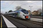 SNCF ET 83565 nach Straßburg hält am 10.3.2016 um 15.41 Uhr im Bahnhof Vendenheim.